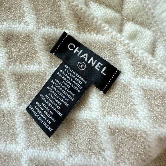 CHANEL women winter cashmere set scarf/ hat Authentic Retail 4500$ - Picture 7 of 10